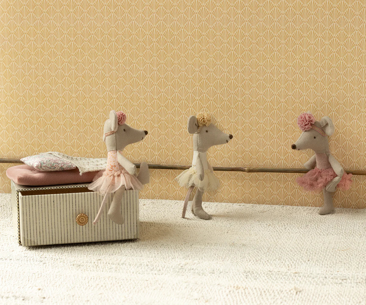 Little Sister Mouse - Ballerina - Off white