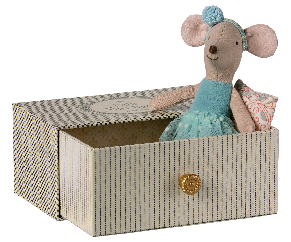 Little Sister Mouse - Dancer in Daybed - Blue