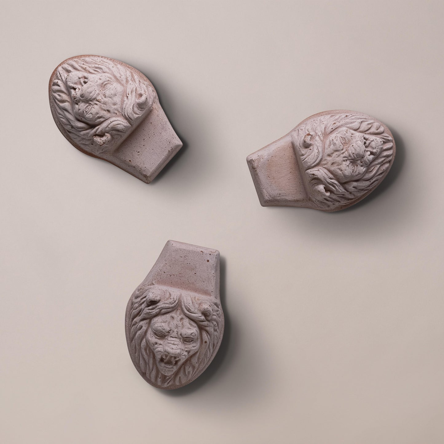 Garden Pot Foot - Lion Head Rosa (set of 3)