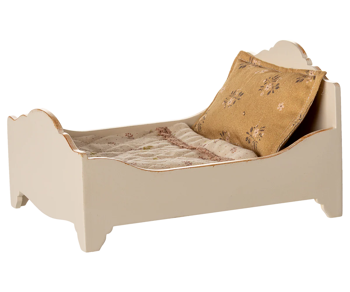 Wooden Bed - Off White & Pink (Mouse)