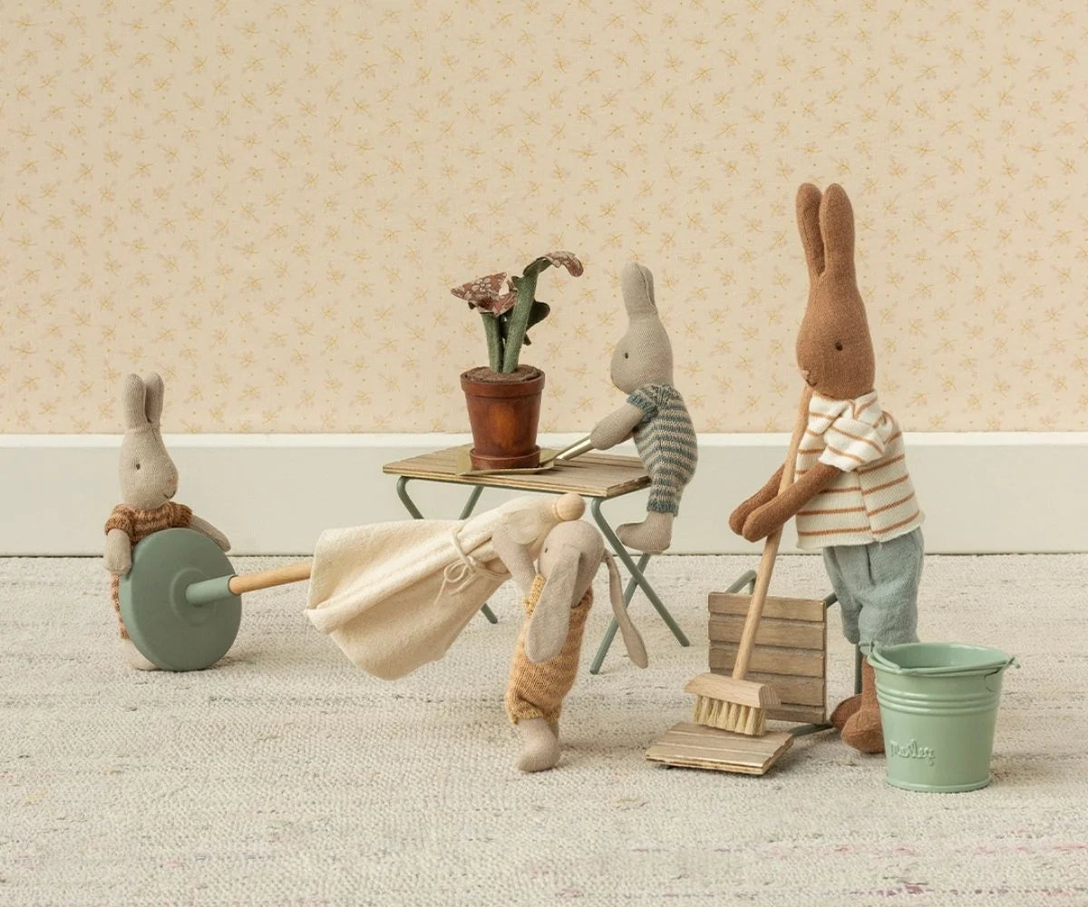 Broom Set (Miniature)