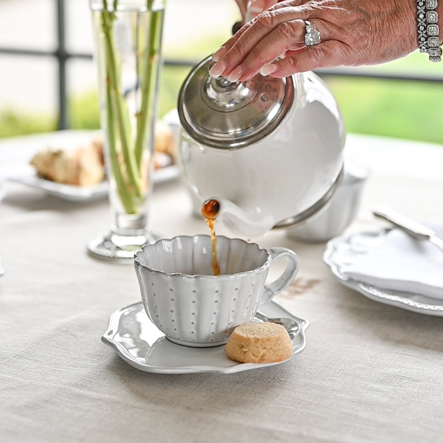 Bella Bianca - Tea Cup