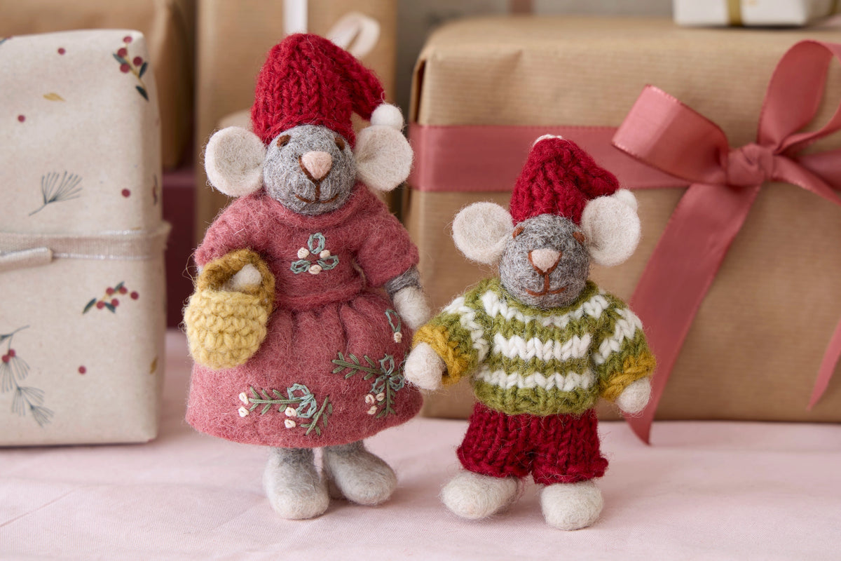 Felt Grey Mouse - in Pink Dress with Purse