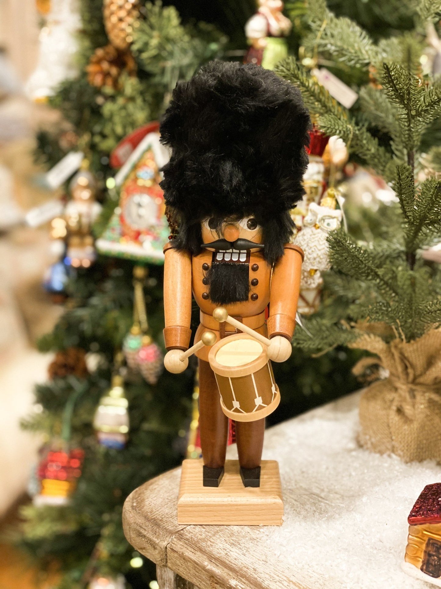 Nutcracker - Drummer (Fluffy Hat)