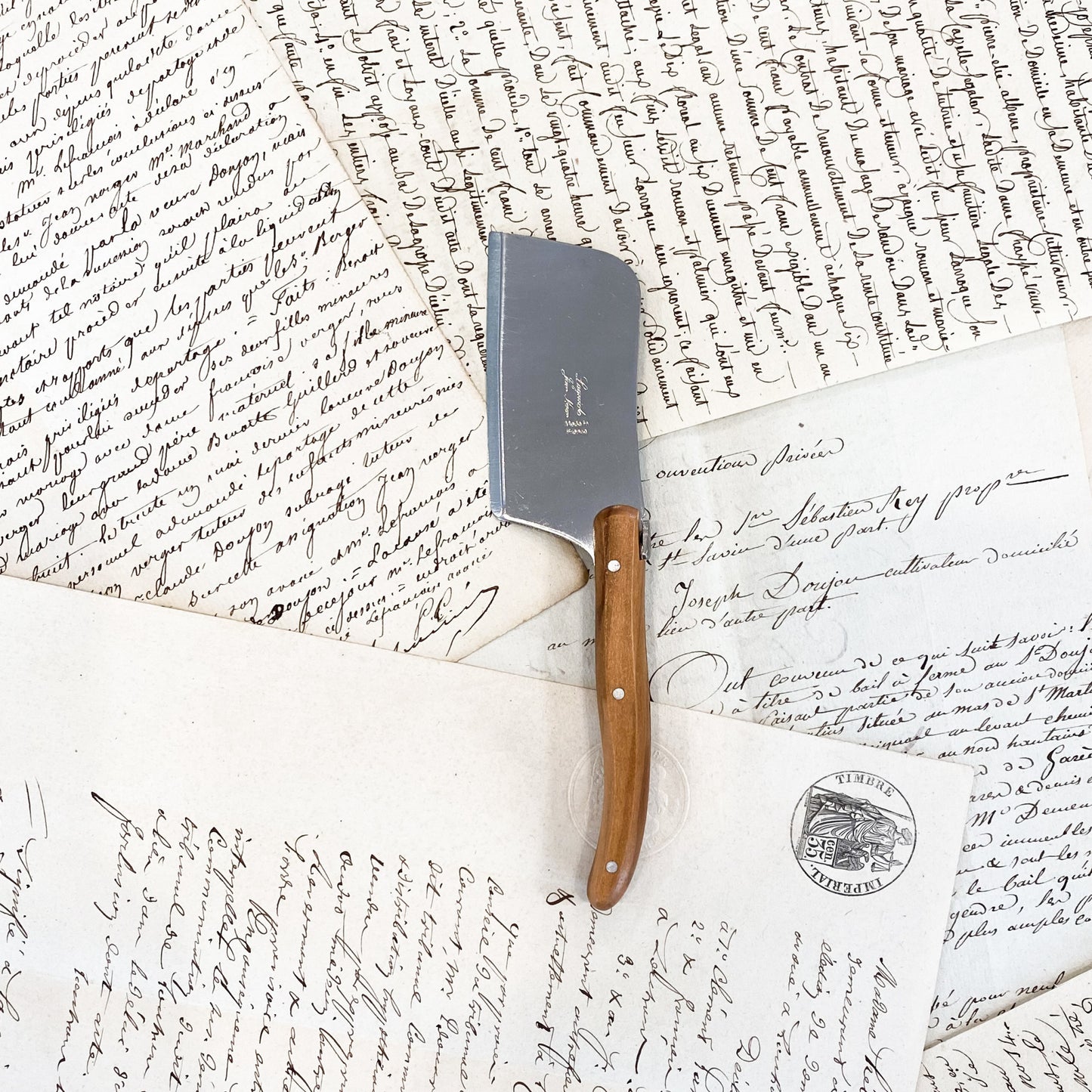 Laguiole Cheese Utensil - Olivewood (Cleaver)