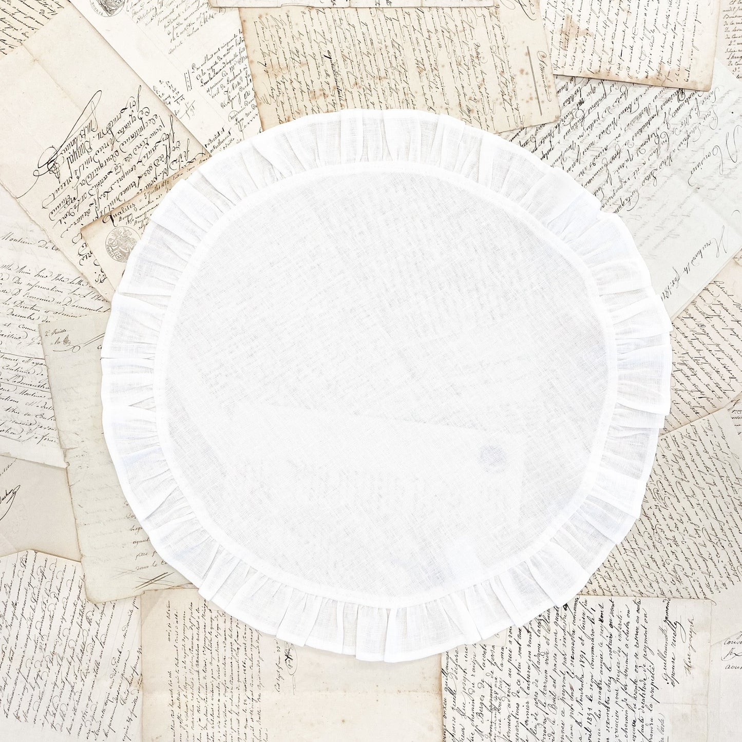 Placemat - Round Ruffle Linen - White