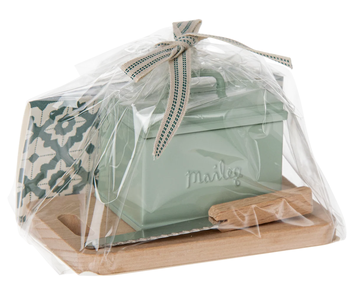 Bread Box with Cutting Board and Knife (Miniature)