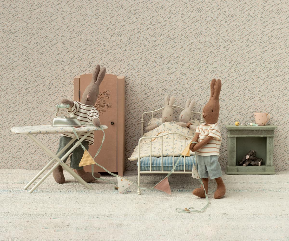 Iron & Ironing Board (Miniature)