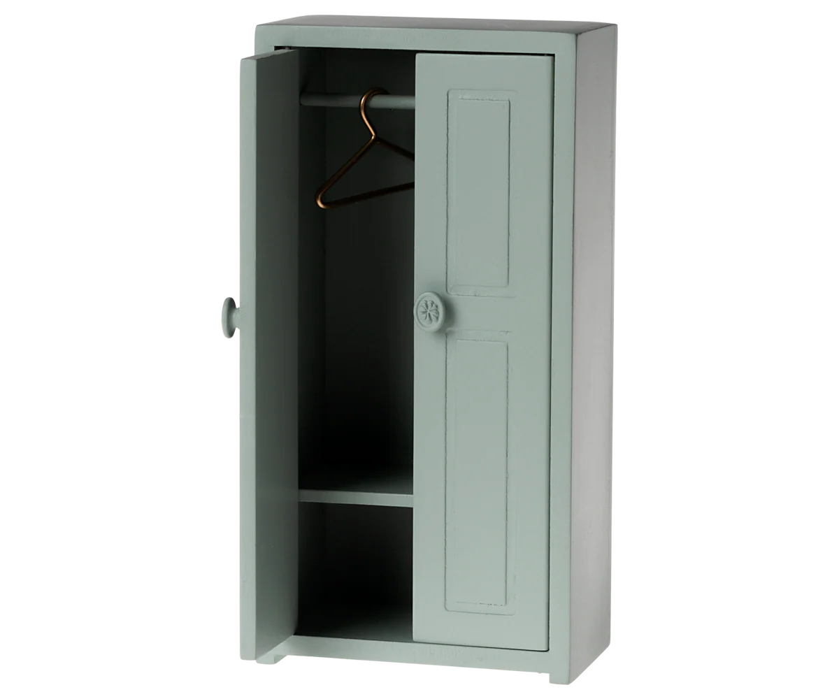 Closet - Soft Blue (Mouse)