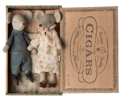 Grandma and Grandpa Mice in Cigar Box