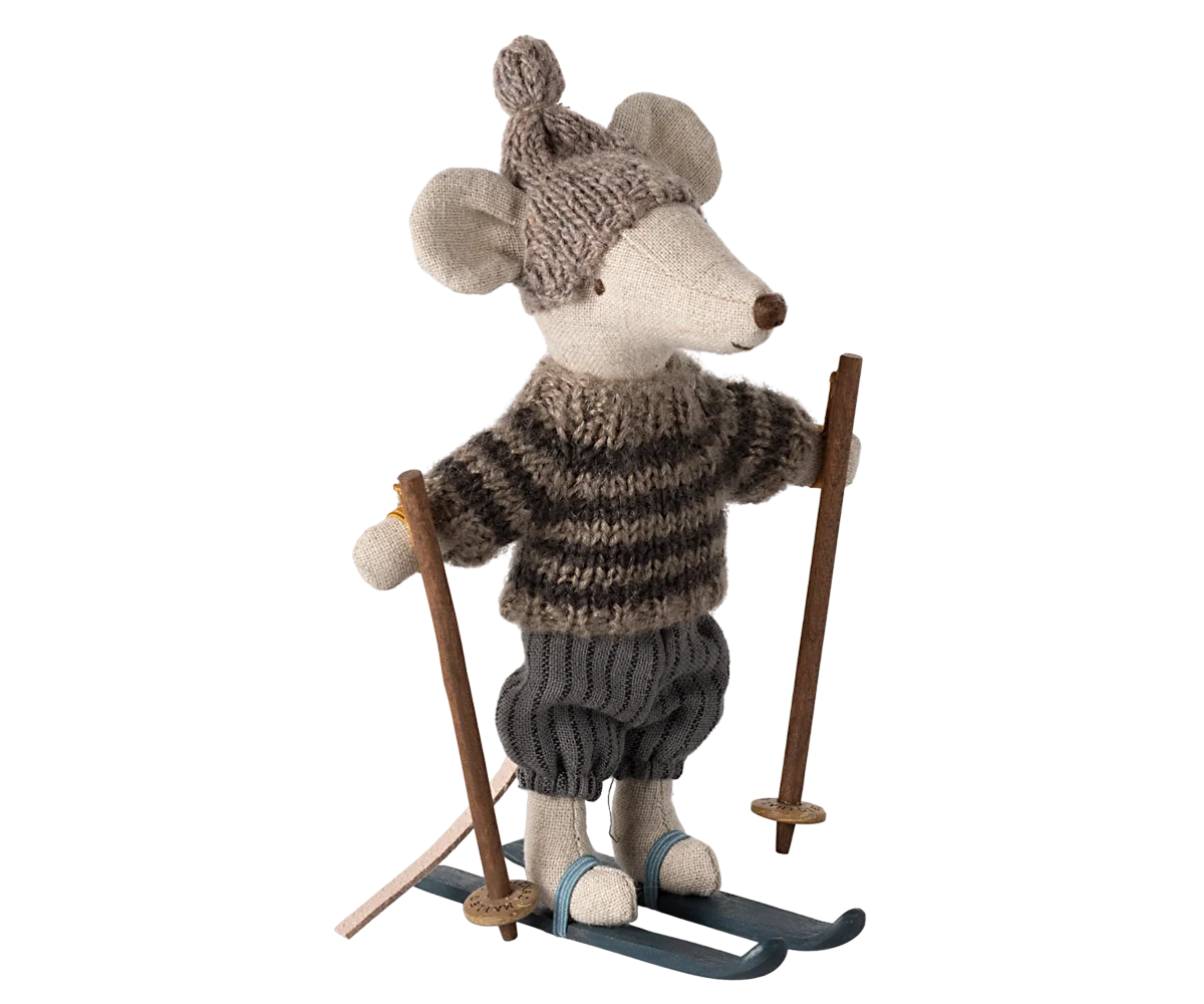Big Brother Mouse - Winter with Ski Set & Hat