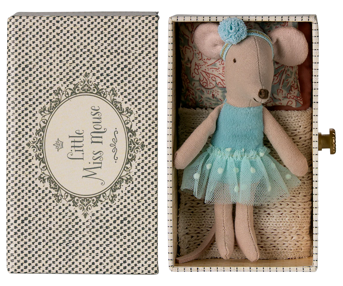 Little Sister Mouse - Dancer in Daybed - Blue