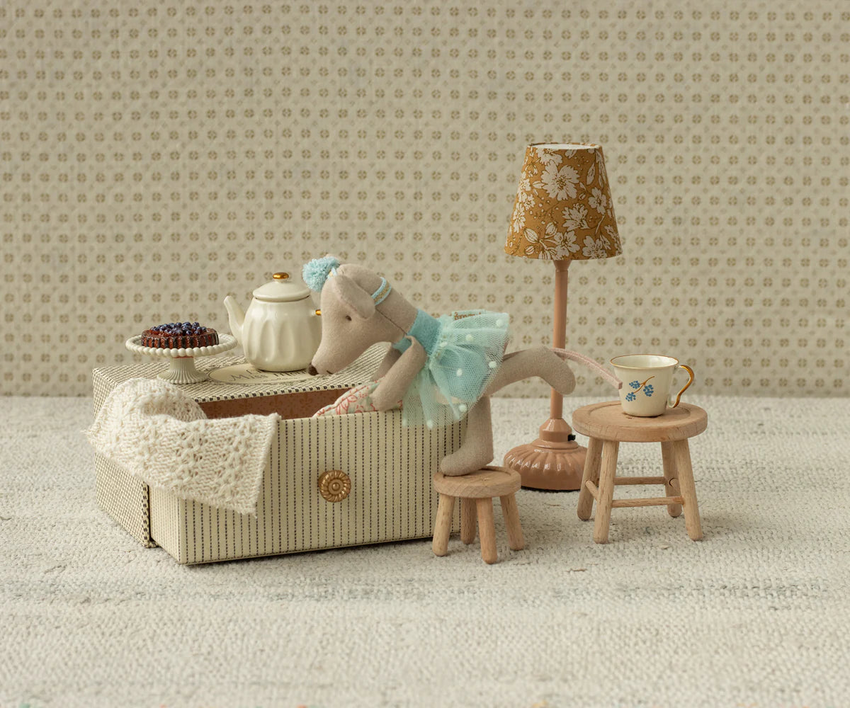 Little Sister Mouse - Dancer in Daybed - Blue