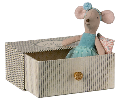 Little Sister Mouse - Dancer in Daybed - Blue