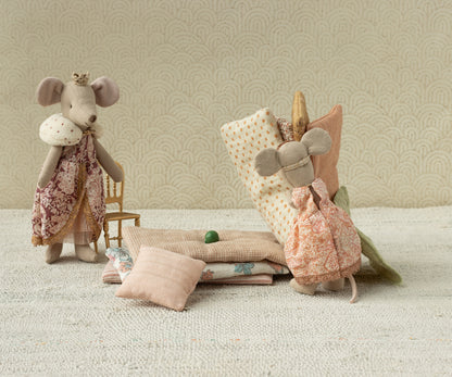 Big Sister Mouse - Princess and the Pea
