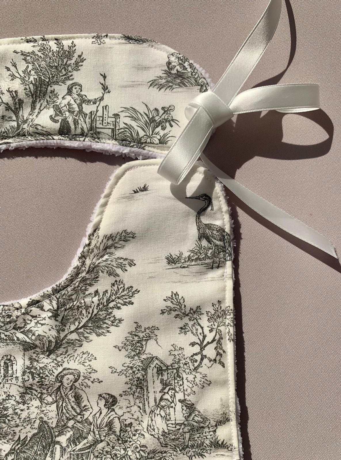 Bavoir - Jouy de Fruits - Gris
