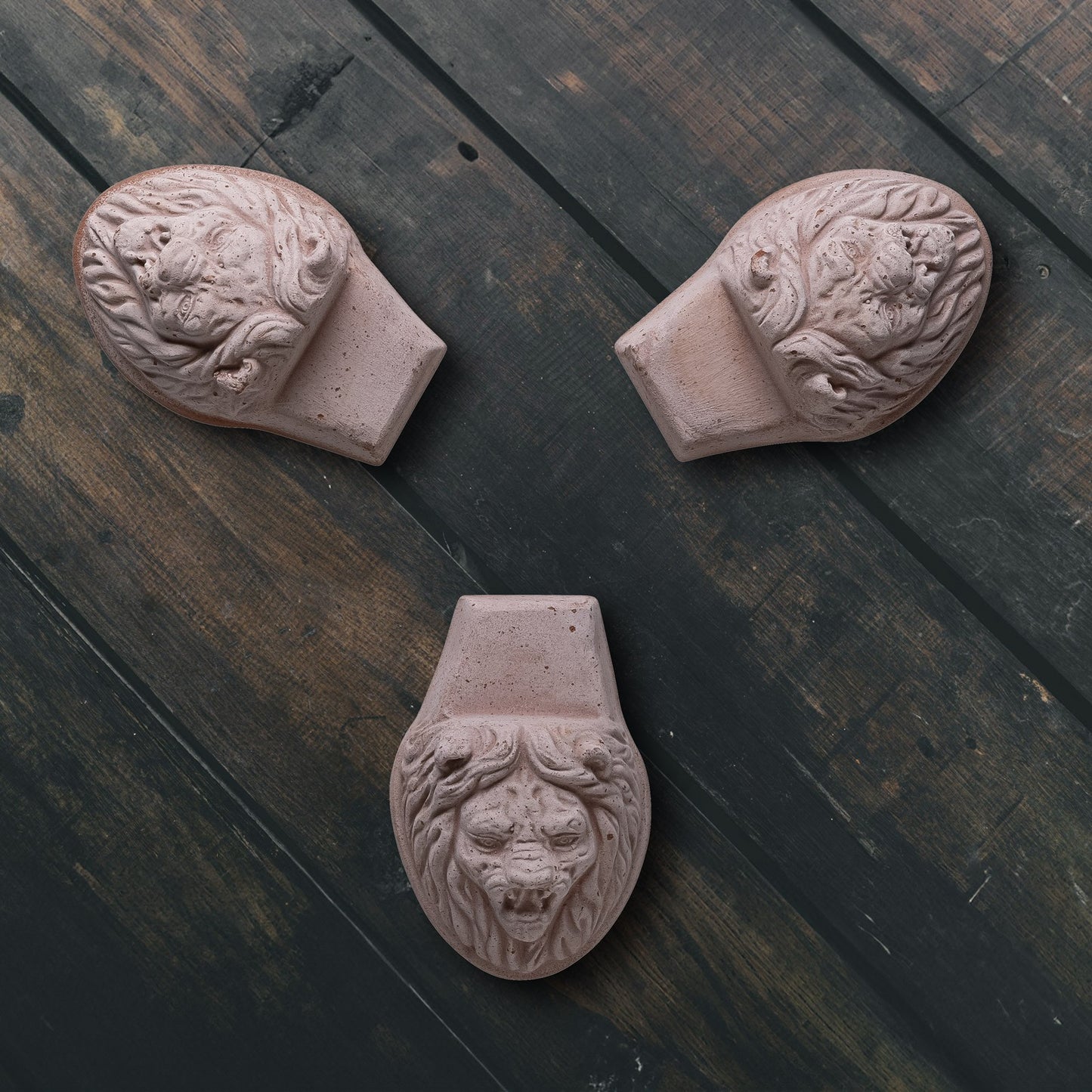 Garden Pot Foot - Lion Head Rosa (set of 3)