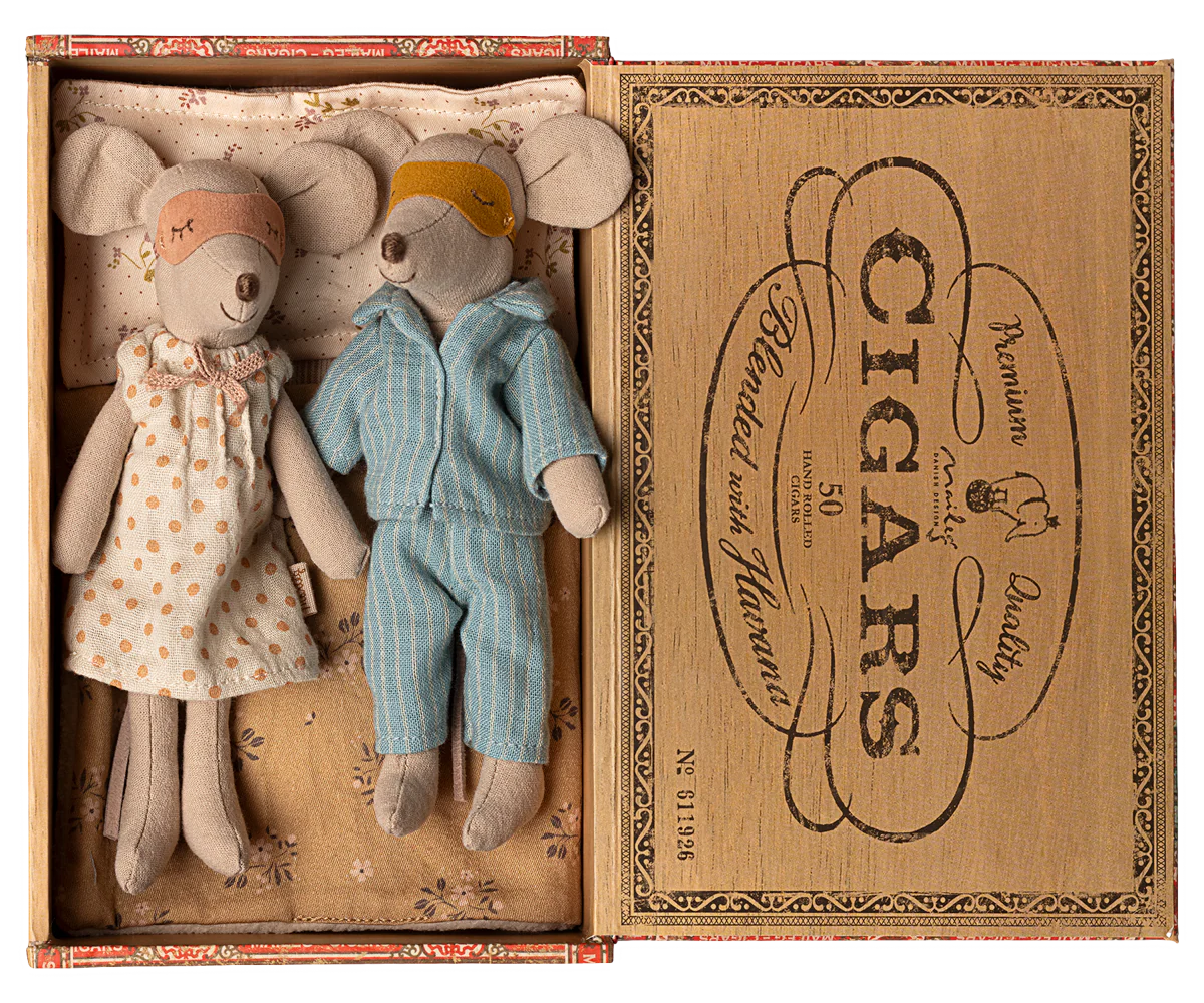 Mum & Dad in Cigarbox - Polka Dot Dress
