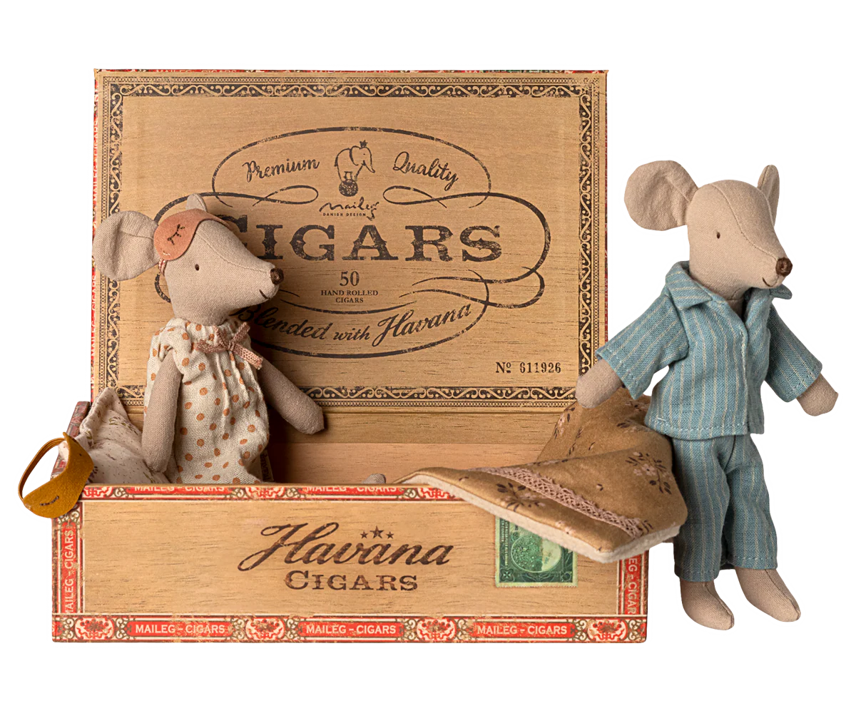 Mum & Dad in Cigarbox - Polka Dot Dress