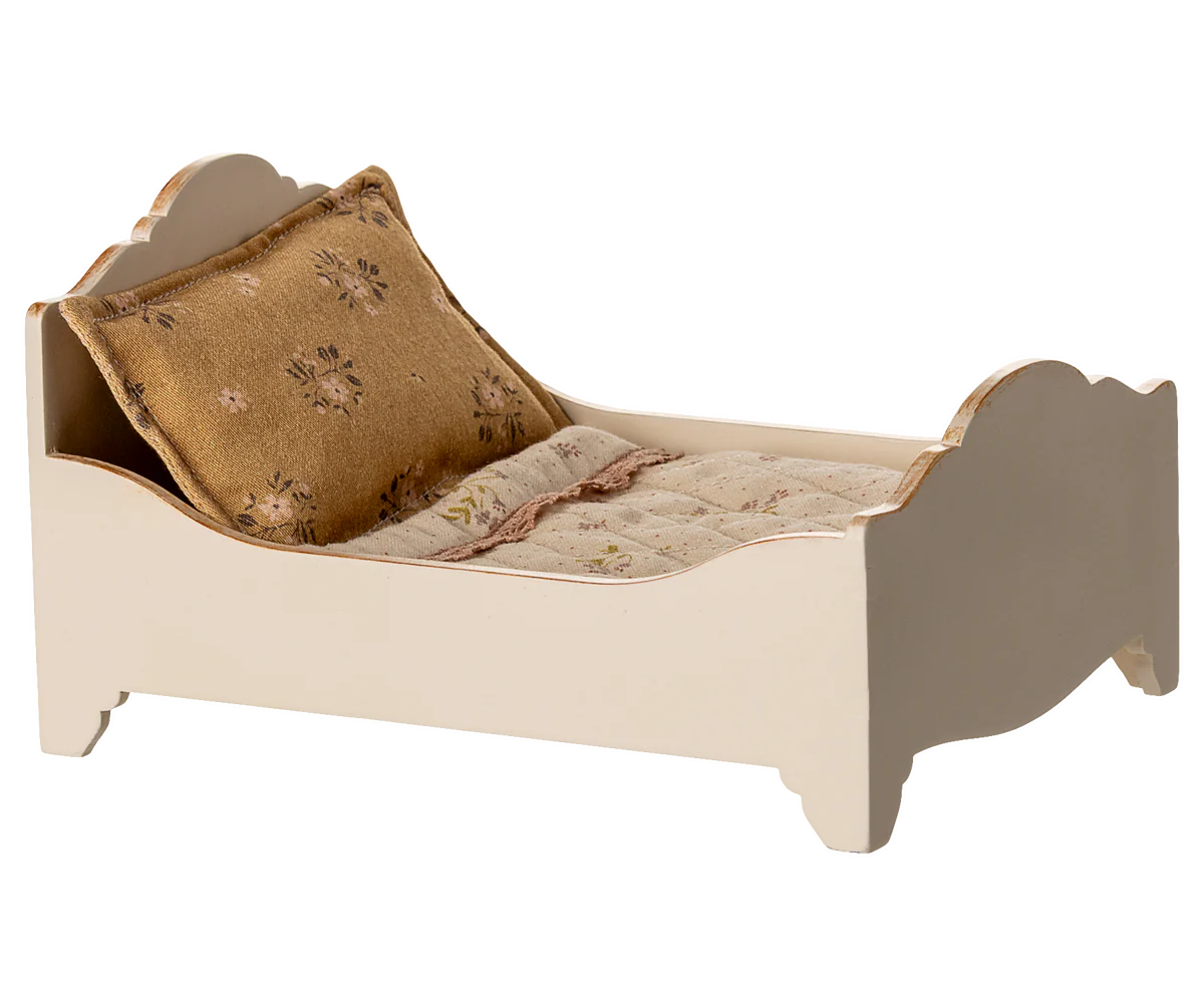 Wooden Bed - Off White & Pink (Mouse)