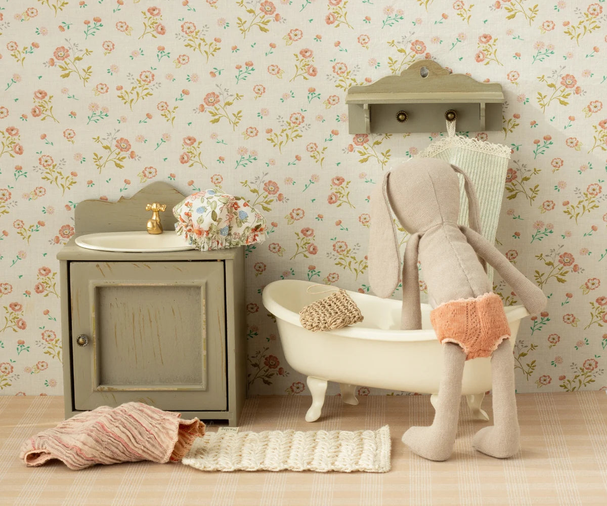 Footed Bathtub (Miniature)