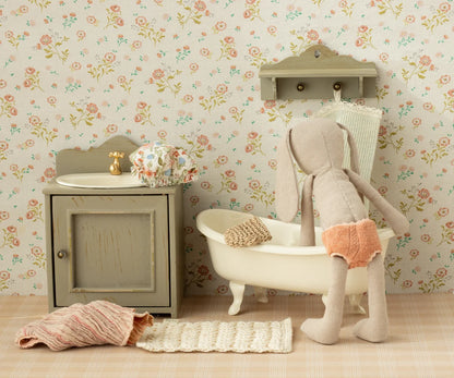 Footed Bathtub (Miniature)