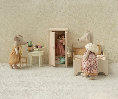 Side Table (Mouse)