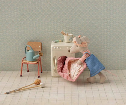 Chair - Coral (Mouse)