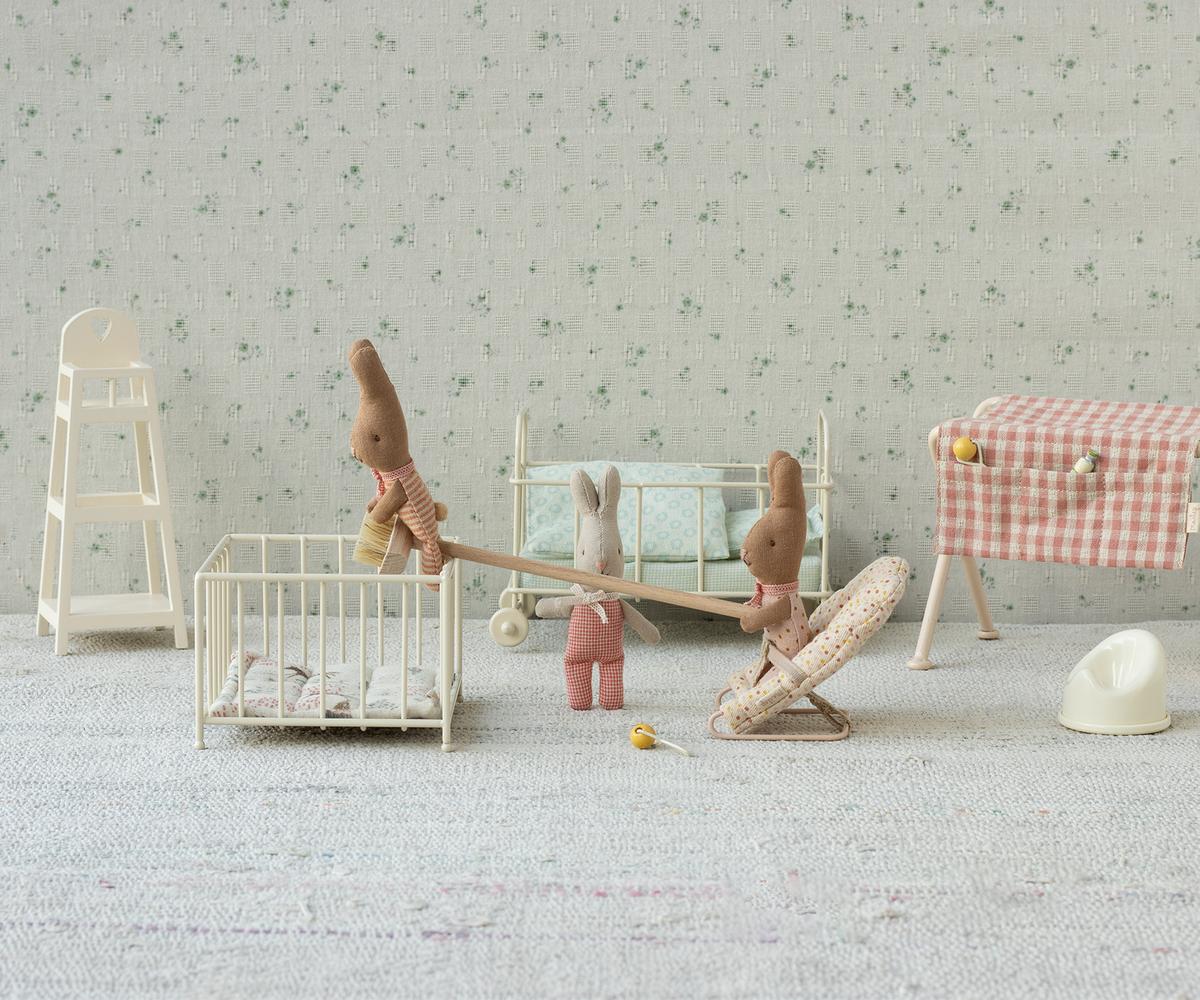 High Chair (Mouse)