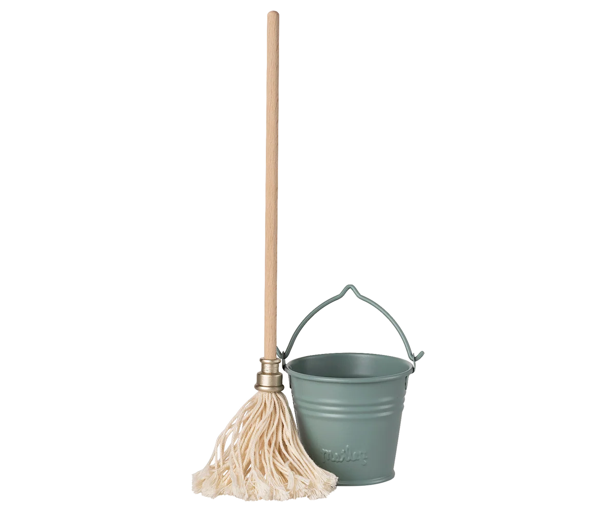 Bucket & Mop (Miniature)