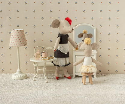 Mum Mouse - Beautician