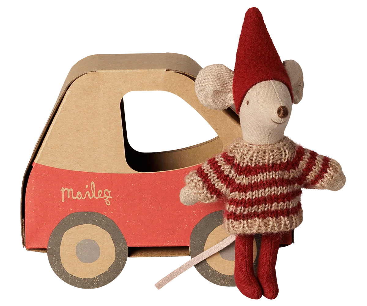 Little Sister Mouse - Christmas Mouse in Car Box