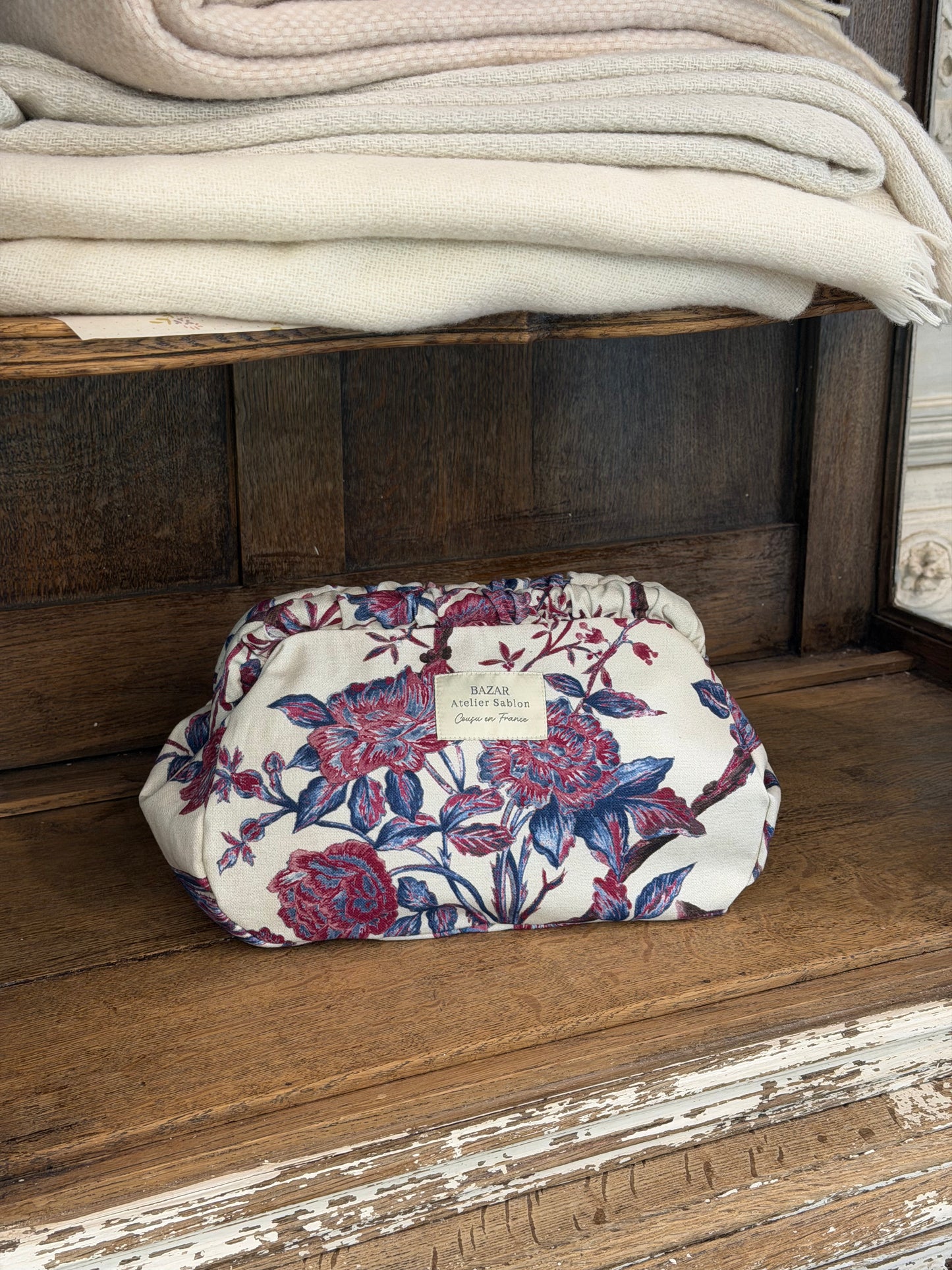 Clutch - Maison de Campagne - Giroflee