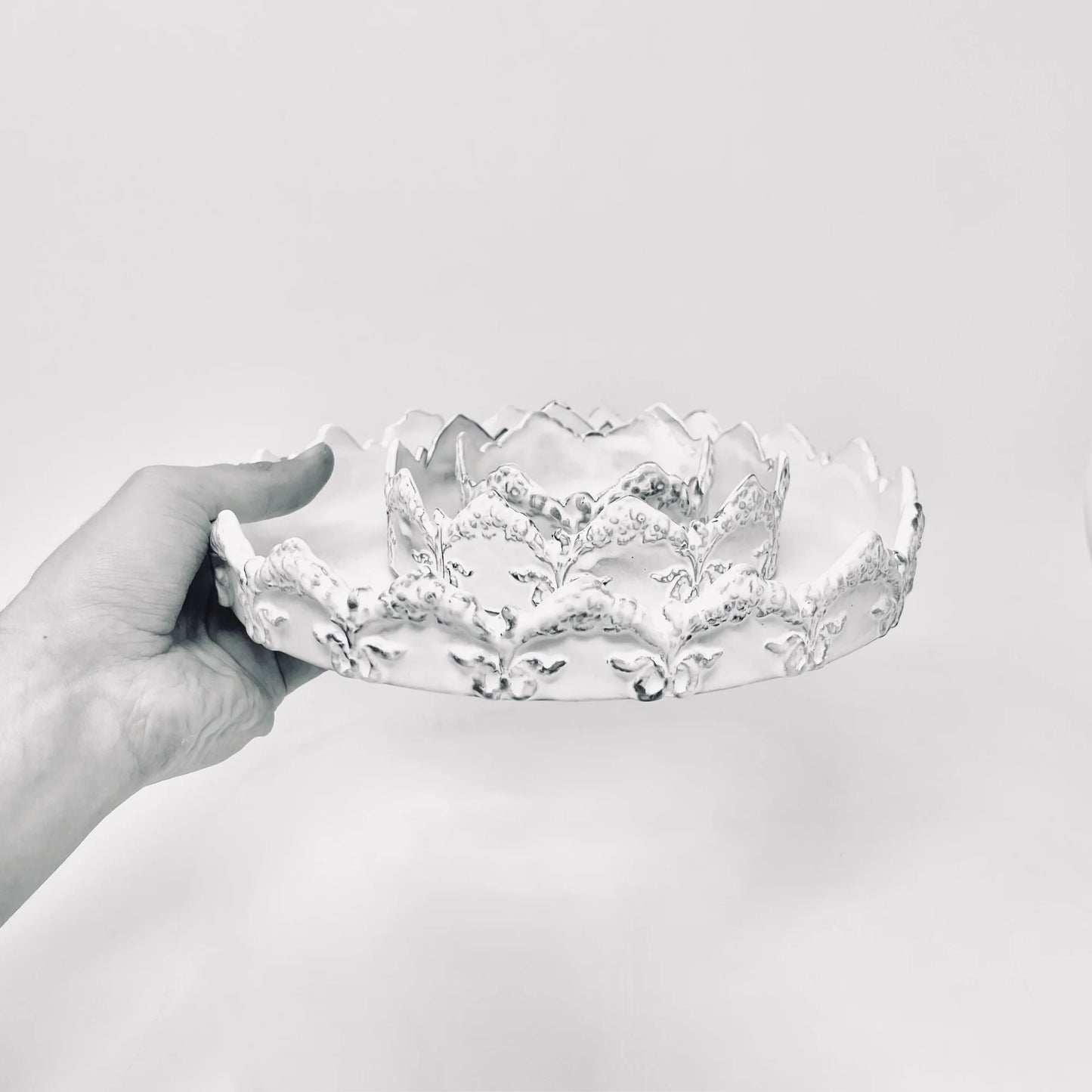 Couronne Floral Serving Bowl - Chiseled Medium