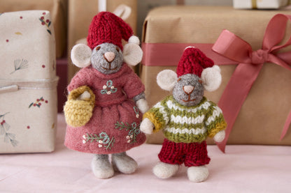Felt Grey Mouse - in Pink Dress with Purse