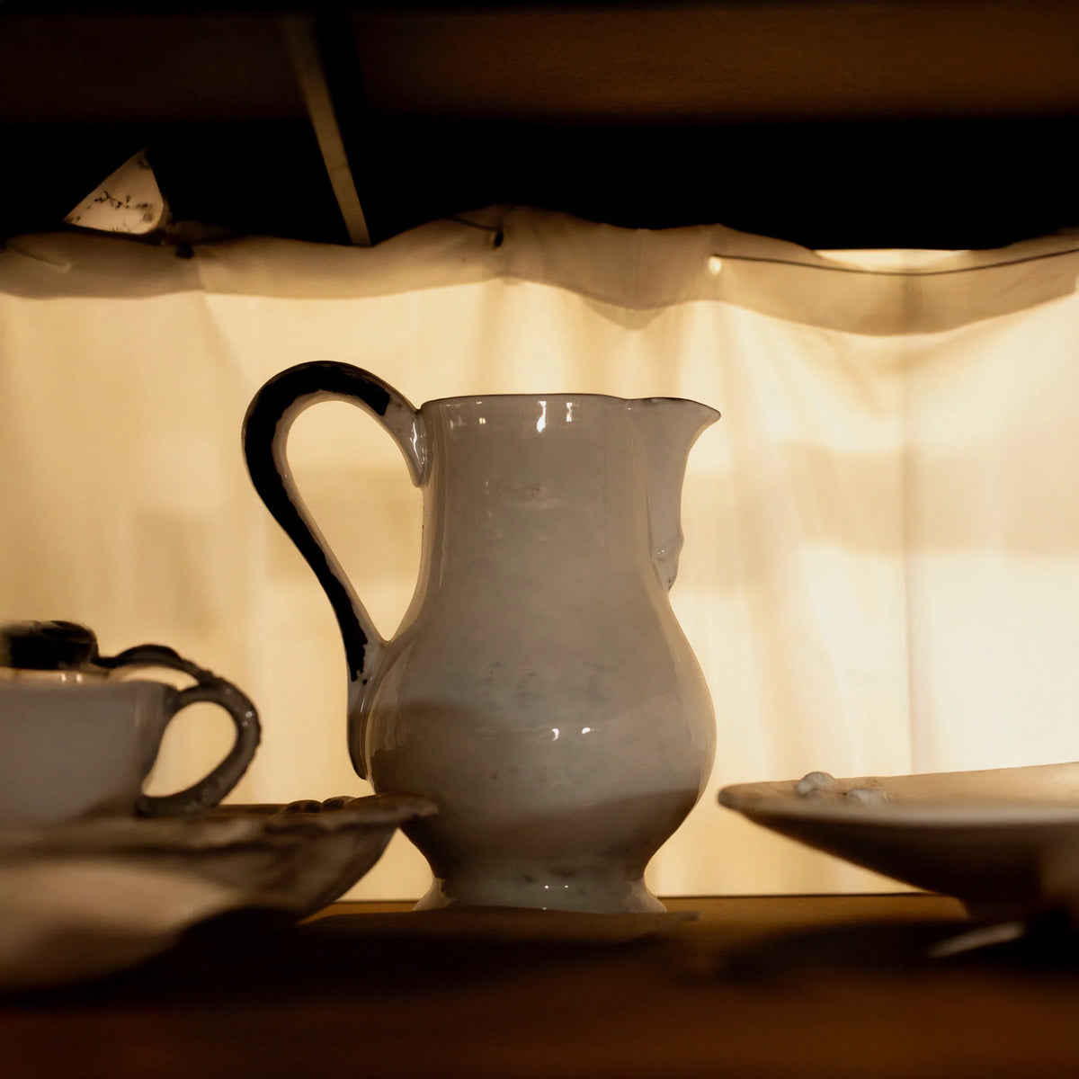 Paris Pitcher